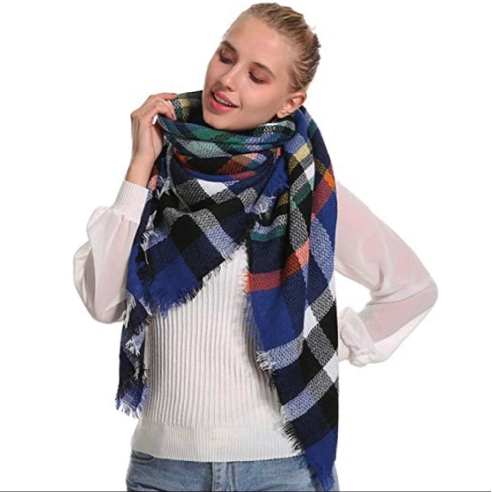 Blue Soft Plaid Cashmere Soft Scarf -NEW - Picture 3 of 4